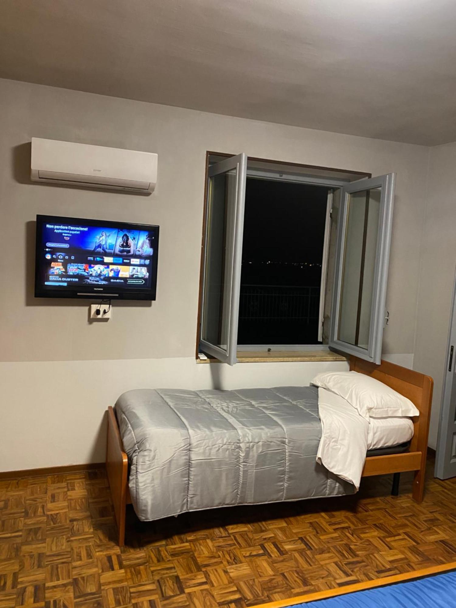 Bed and Breakfast La Casa Di Cate & Adry Envie Esterno foto
