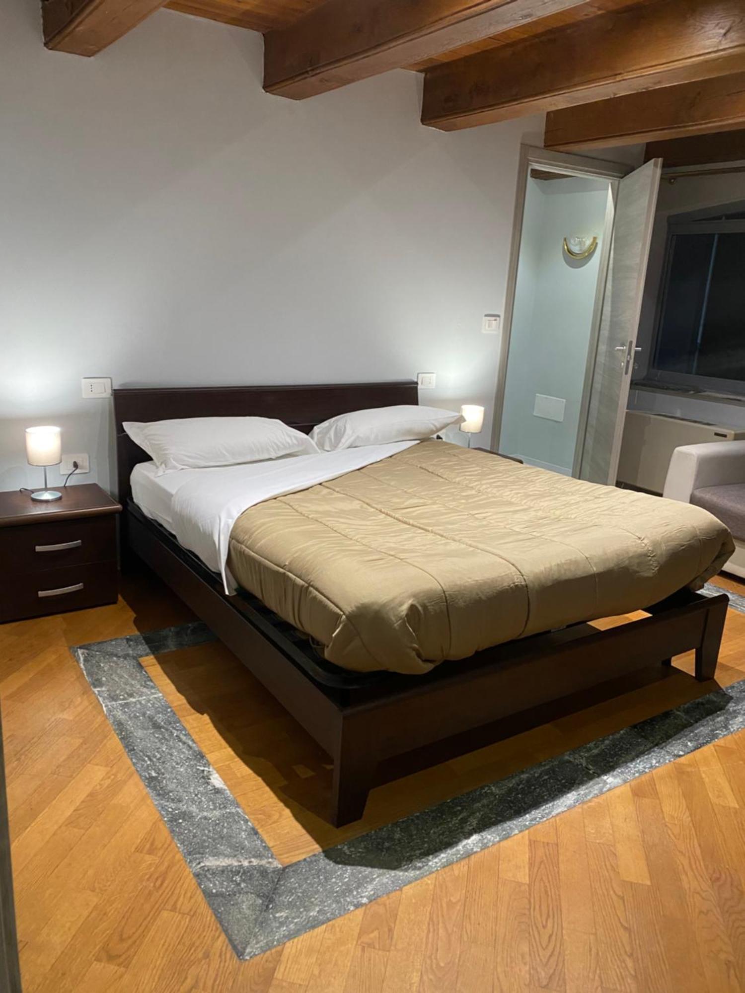 Bed and Breakfast La Casa Di Cate & Adry Envie Esterno foto