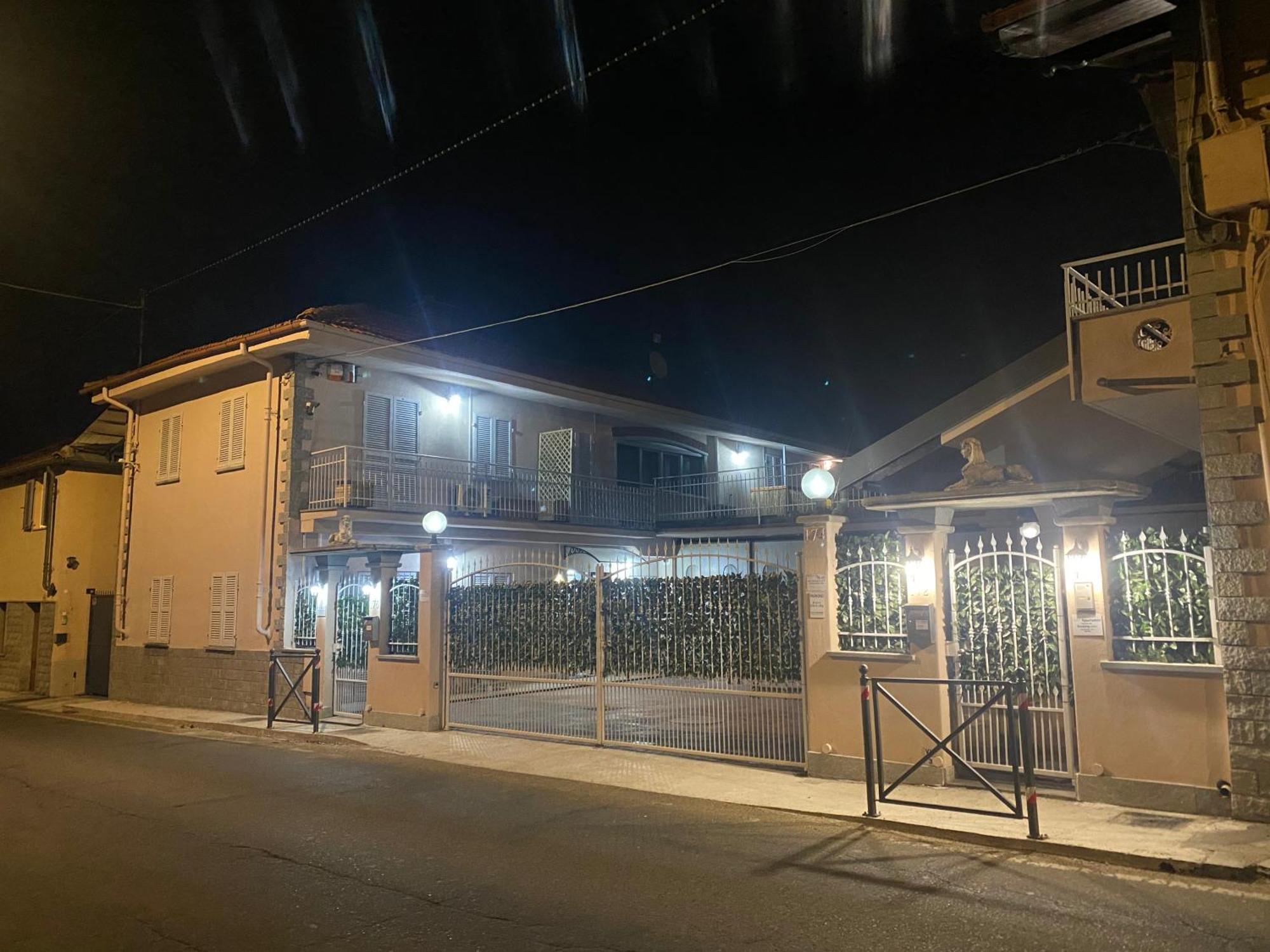 Bed and Breakfast La Casa Di Cate & Adry Envie Esterno foto