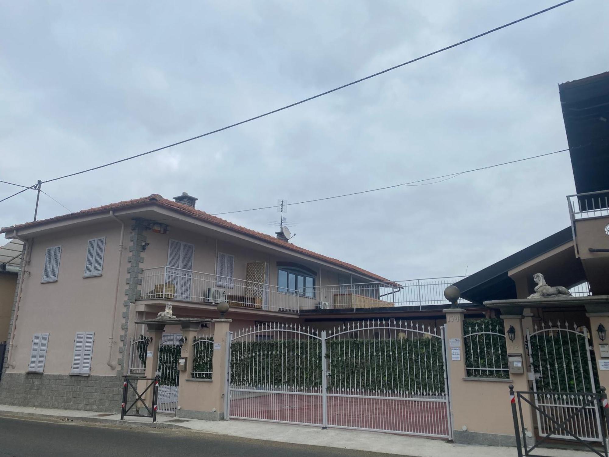Bed and Breakfast La Casa Di Cate & Adry Envie Esterno foto