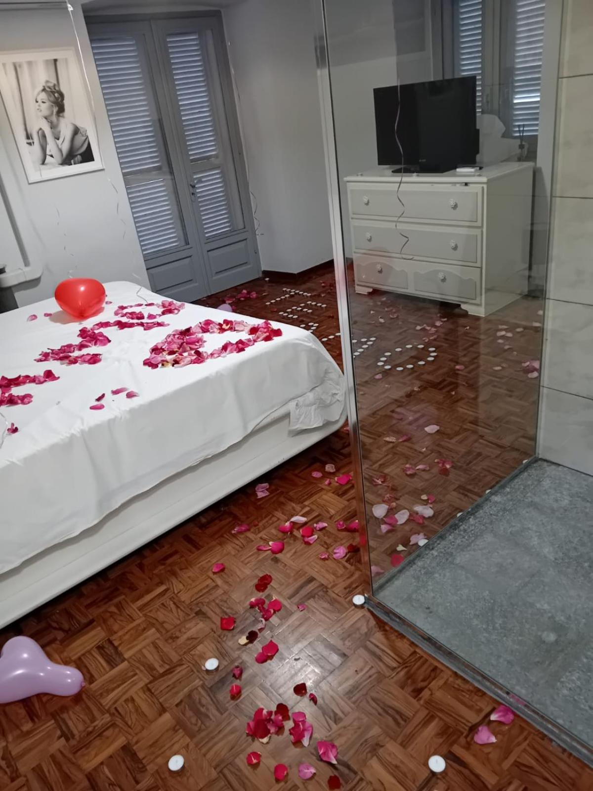 Bed and Breakfast La Casa Di Cate & Adry Envie Esterno foto